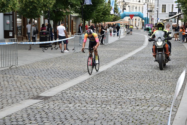 西部最新排名：勇士升第五，约基奇61分三双难救主，太阳附加赛希望渺茫.